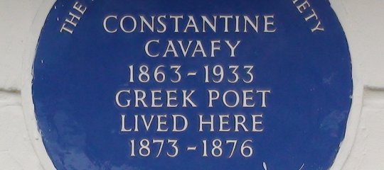 Theatricality, didacticism, prosaic verse, use of persons as symbols, contemplative mood, flashbacks are some of Cavafy’s recurring ‘tropes’. Discuss.